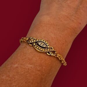 VTG AVON 1992 Heirloom Classic Infinity Marcasite Chain Bracelet